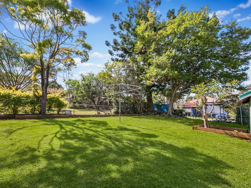 22 Burn Street, Camp Hill QLD 4152