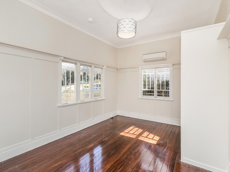 22 Burn Street, Camp Hill QLD 4152