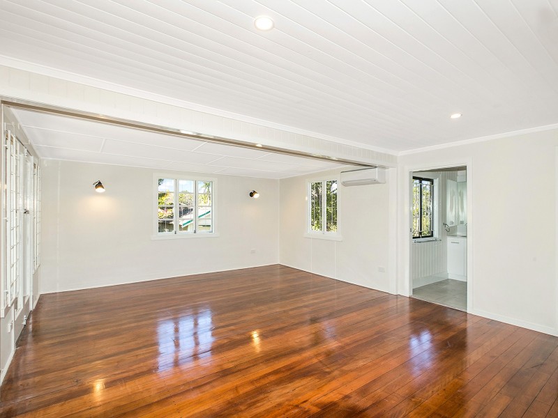 22 Burn Street, Camp Hill QLD 4152