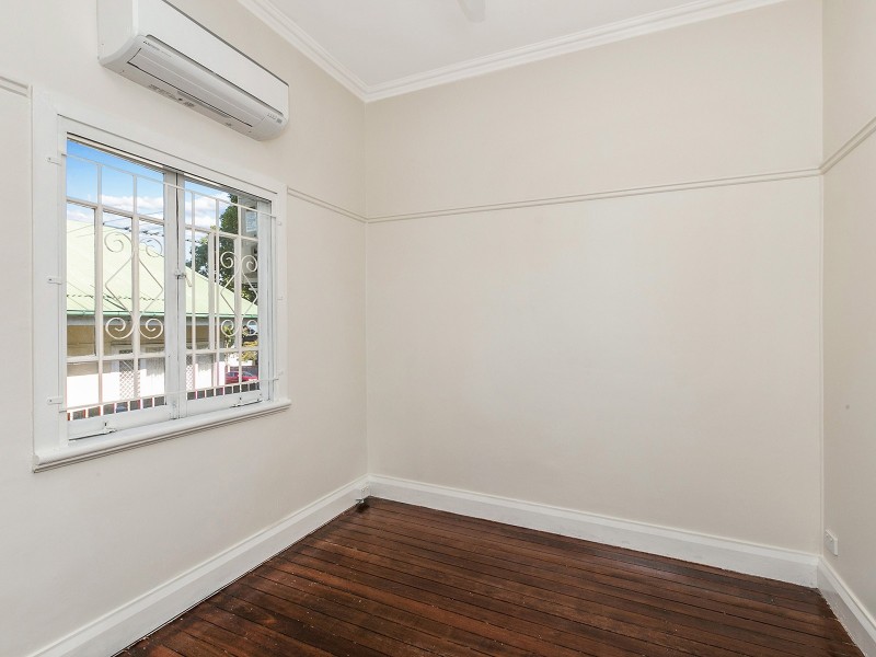 22 Burn Street, Camp Hill QLD 4152