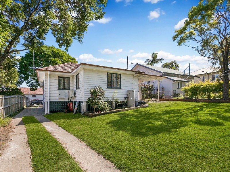 22 Burn Street, Camp Hill QLD 4152