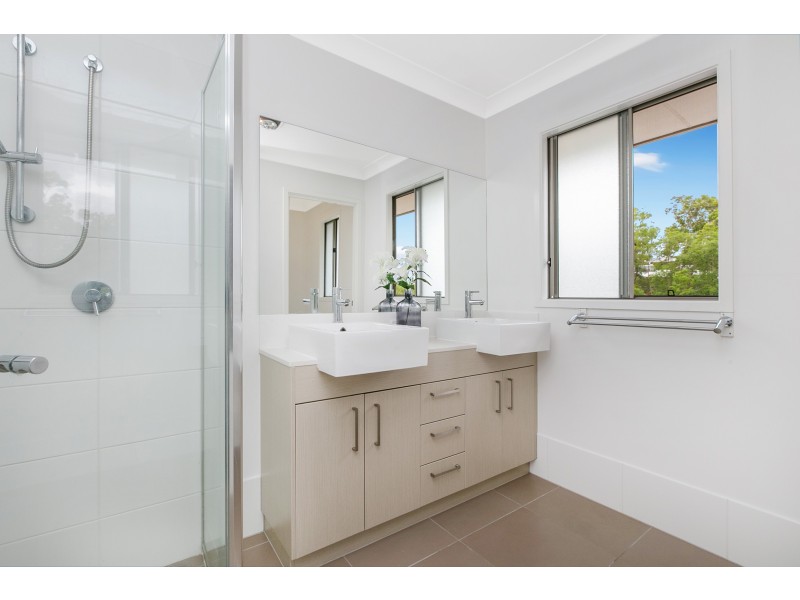 63 Corymbia Crescent, Anstead QLD 4070
