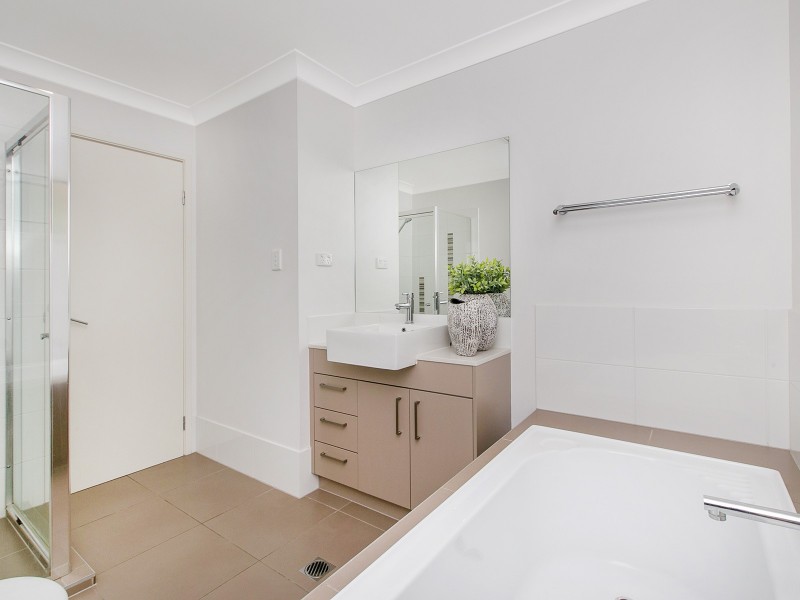63 Corymbia Crescent, Anstead QLD 4070
