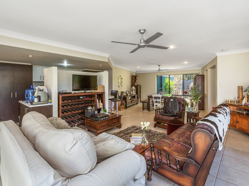 11 Serene Place, Birkdale QLD 4159