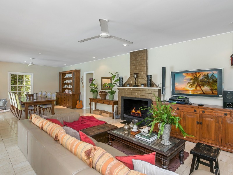 196 Greentrees Avenue, Kenmore Hills QLD 4069