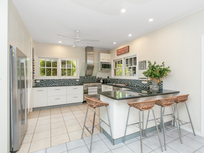 196 Greentrees Avenue, Kenmore Hills QLD 4069