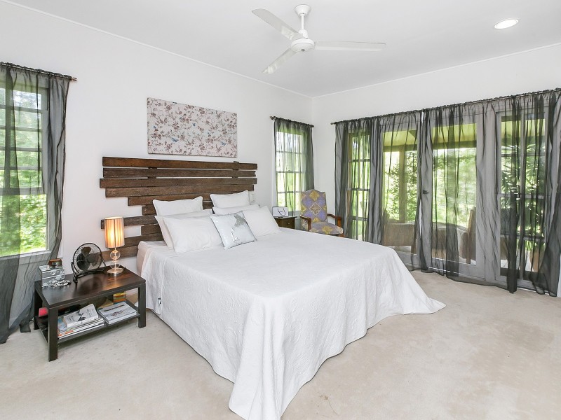 196 Greentrees Avenue, Kenmore Hills QLD 4069