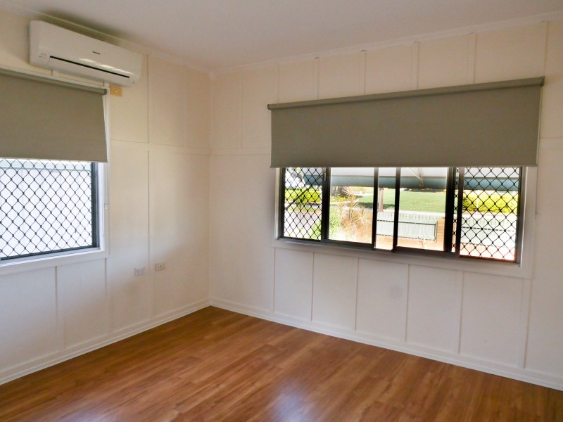 1206 Oxley Road, Oxley QLD 4075