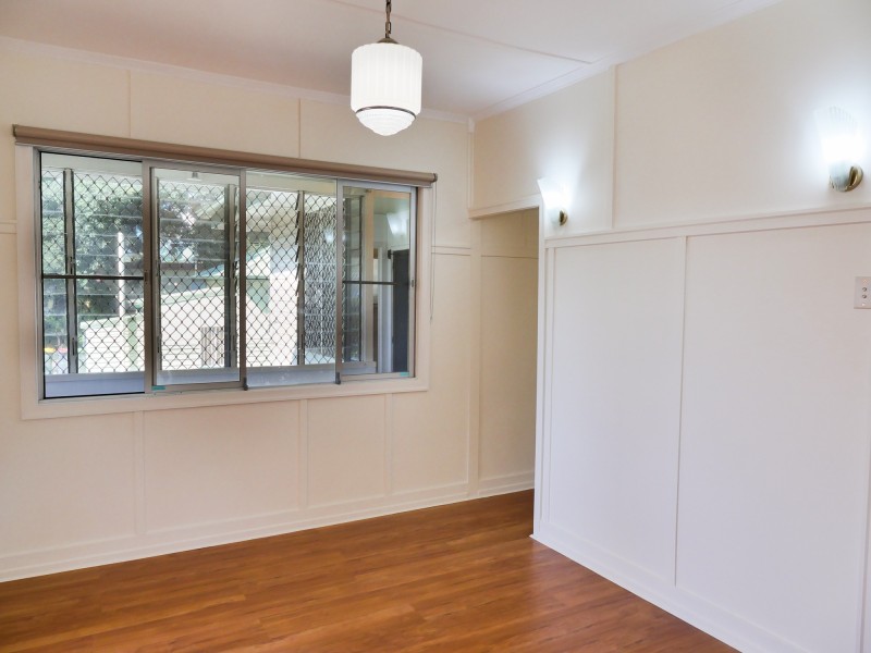 1206 Oxley Road, Oxley QLD 4075