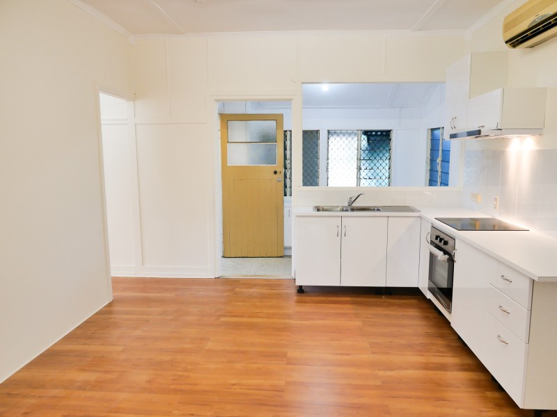 1206 Oxley Road, Oxley QLD 4075