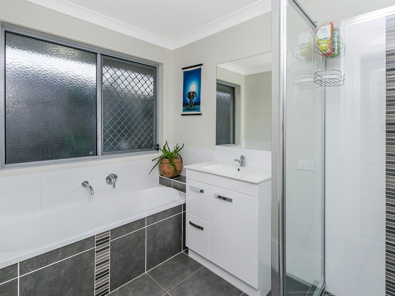 32 Abbot Circuit, Bellbird Park QLD 4300