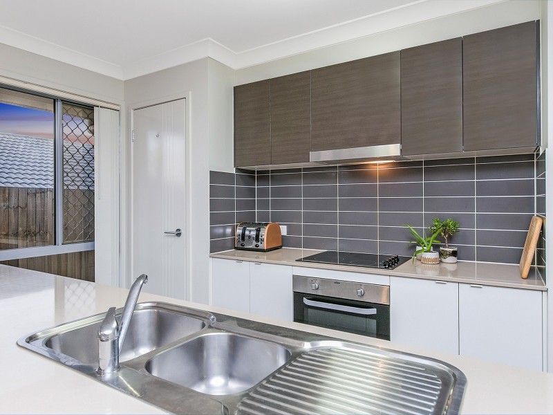 32 Abbot Circuit, Bellbird Park QLD 4300