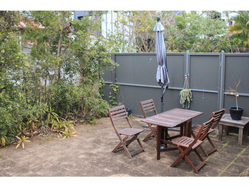 2/40 WOOL STREET, Toowong QLD 4066