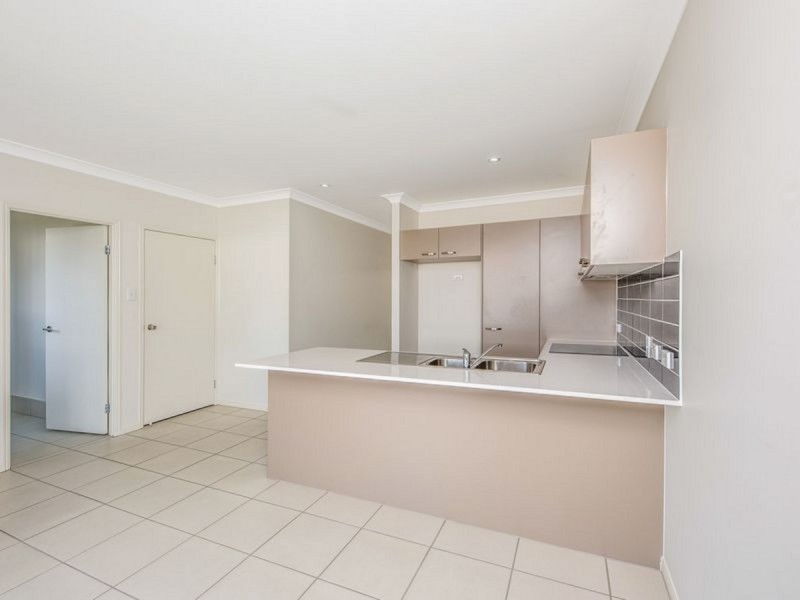 18/10 Creek Street, Bundamba QLD 4304