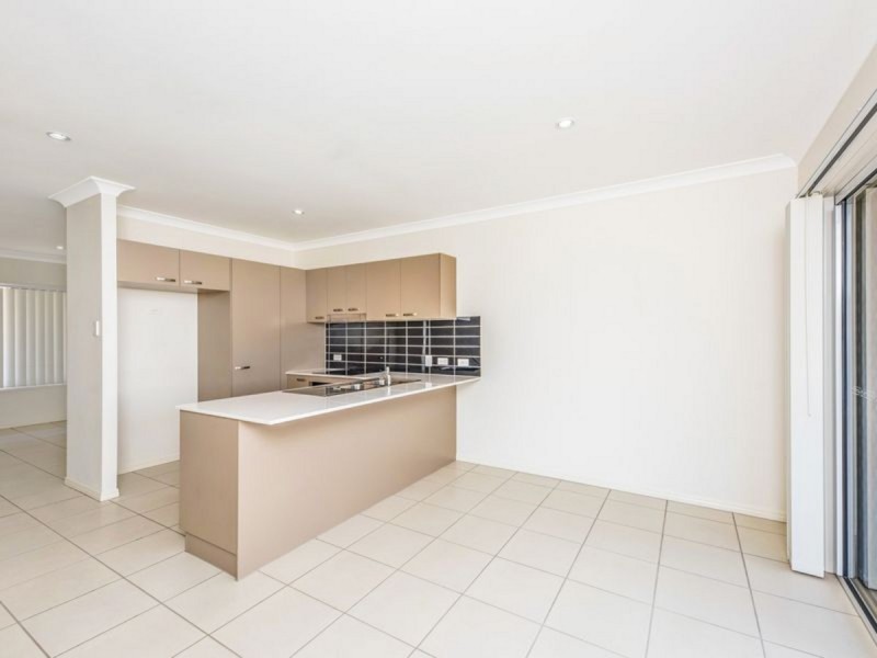 18/10 Creek Street, Bundamba QLD 4304