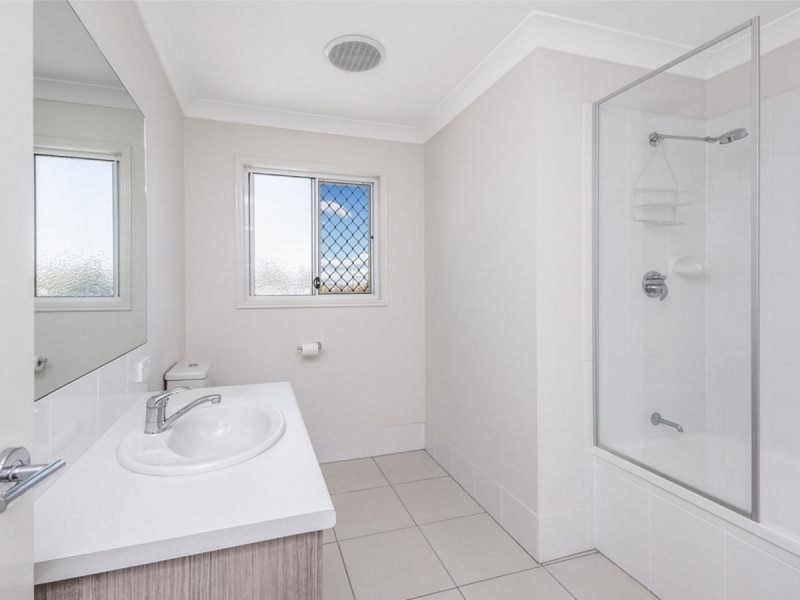 18/10 Creek Street, Bundamba QLD 4304
