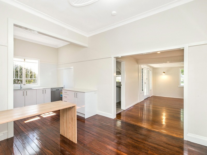 22 Burn Street, Camp Hill QLD 4152