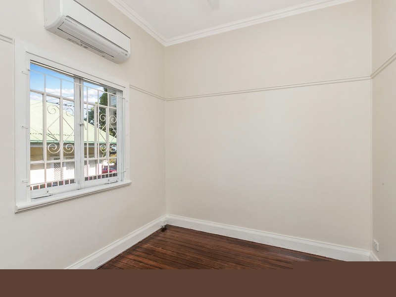 22 Burn Street, Camp Hill QLD 4152