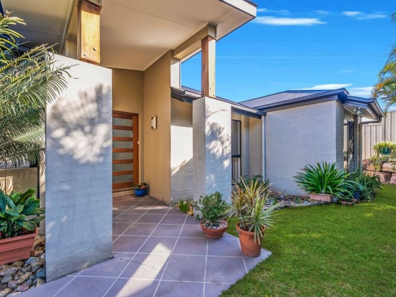 3 Arthur Terrace, Moggill QLD 4070