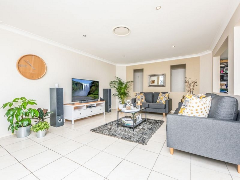 3 Arthur Terrace, Moggill QLD 4070