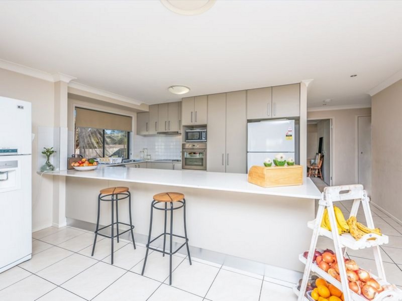 3 Arthur Terrace, Moggill QLD 4070