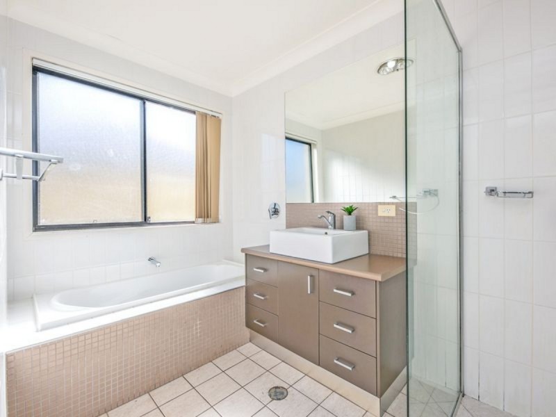 3 Arthur Terrace, Moggill QLD 4070