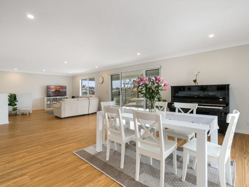 22 MAGNETIC Way, Springfield Lakes QLD 4300