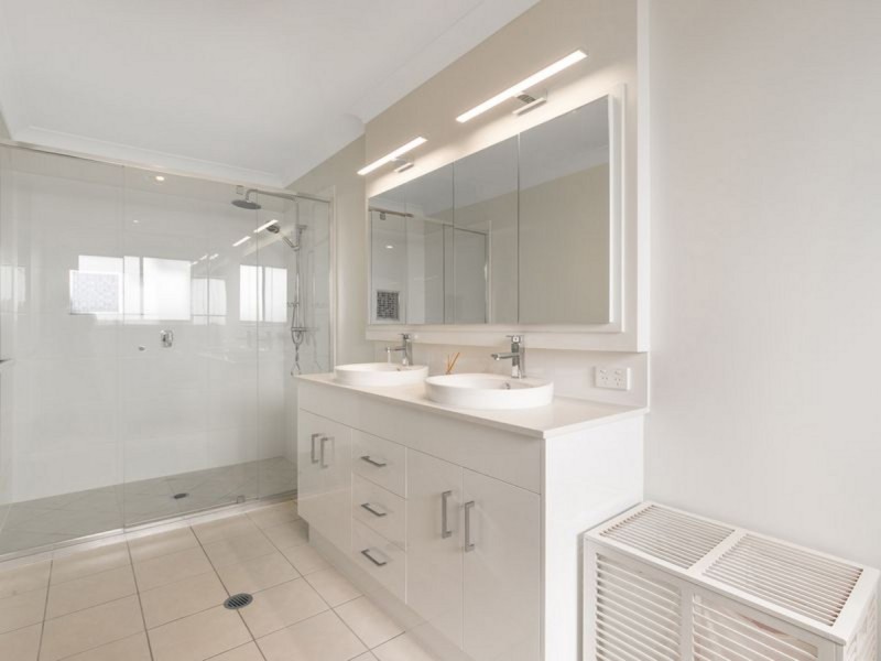 22 MAGNETIC Way, Springfield Lakes QLD 4300