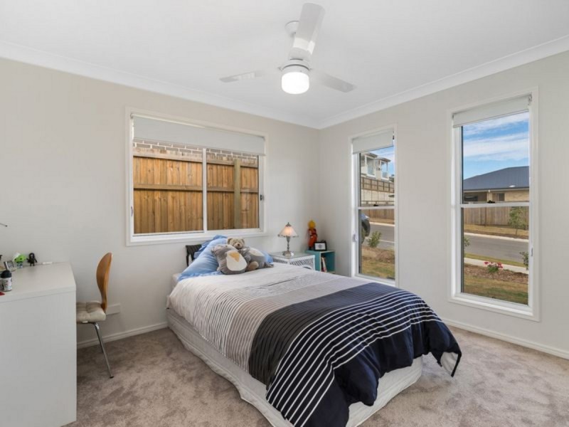 22 MAGNETIC Way, Springfield Lakes QLD 4300