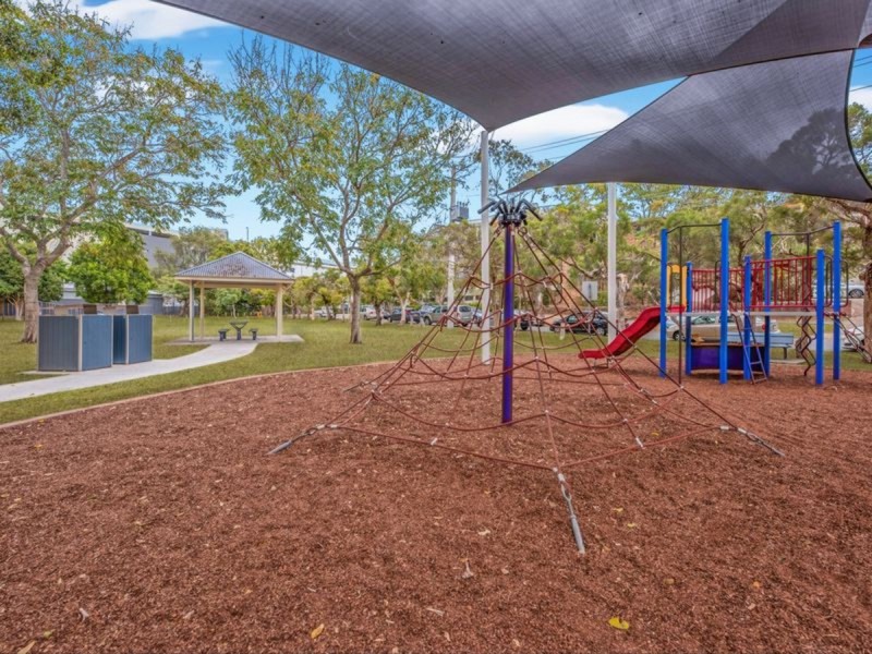 3/28 UNDERHILL Avenue, Indooroopilly QLD 4068