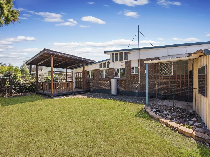 21 DENIVEN STREET, Corinda QLD 4075