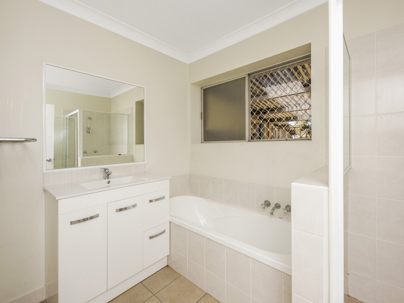 21 DENIVEN STREET, Corinda QLD 4075