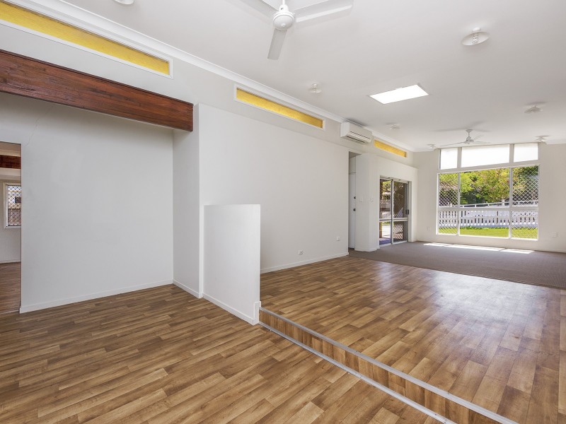 21 DENIVEN STREET, Corinda QLD 4075