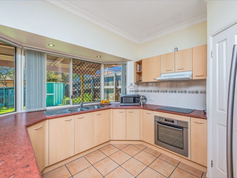 10 Simpson Way, Forest Lake QLD 4078