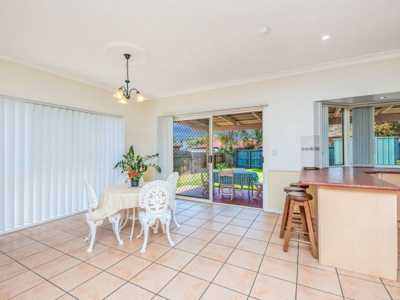 10 Simpson Way, Forest Lake QLD 4078