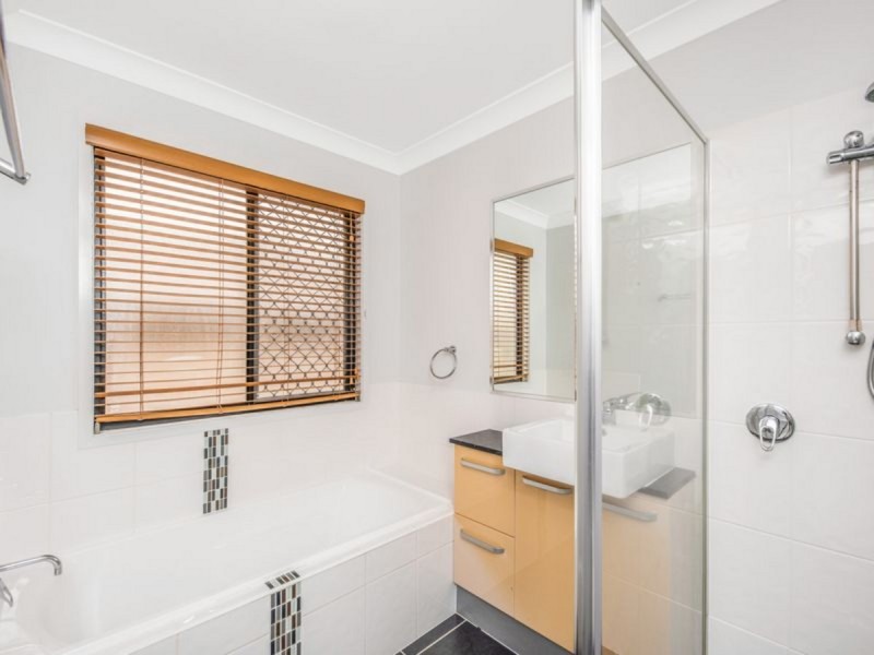 13 Daintree Place, Springfield Lakes QLD 4300