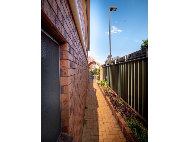 1221 Oxley Road, Oxley QLD 4075