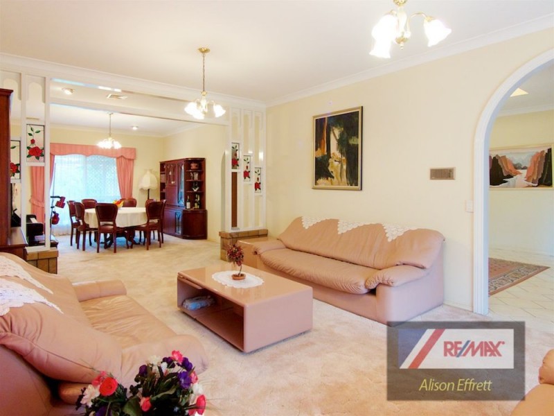 46 LINDFIELD Circuit, Robertson QLD 4109