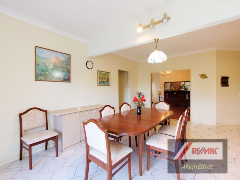 46 LINDFIELD Circuit, Robertson QLD 4109