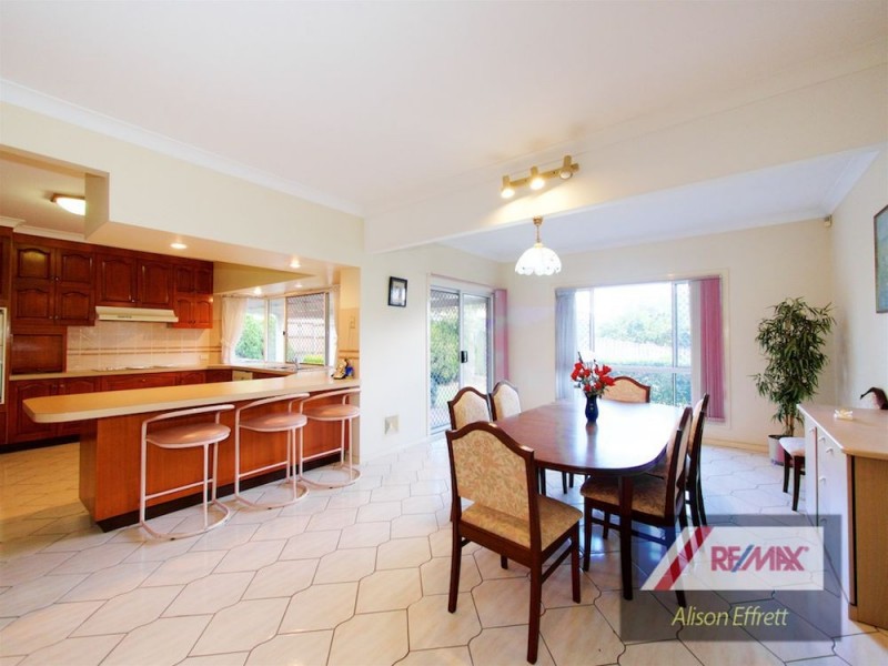 46 LINDFIELD Circuit, Robertson QLD 4109