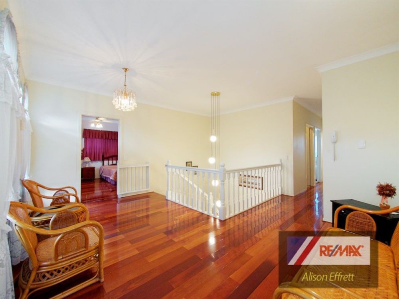 46 LINDFIELD Circuit, Robertson QLD 4109