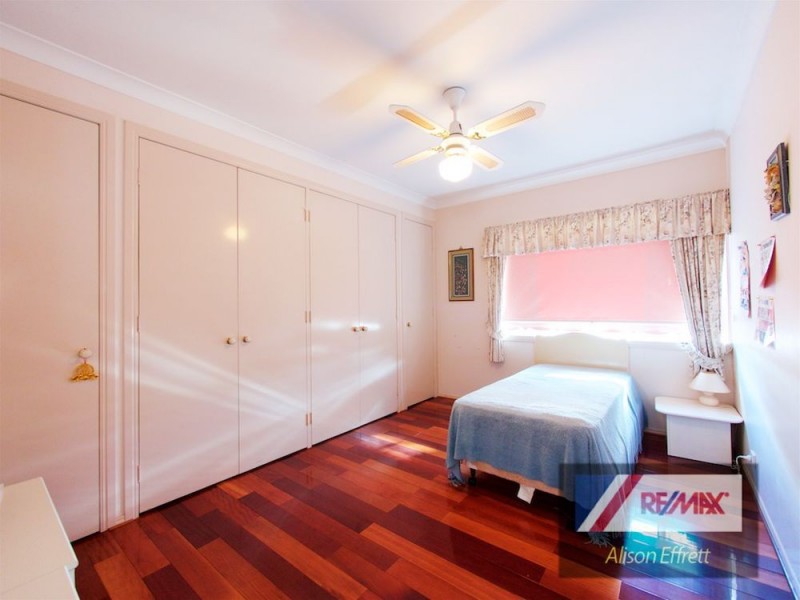 46 LINDFIELD Circuit, Robertson QLD 4109