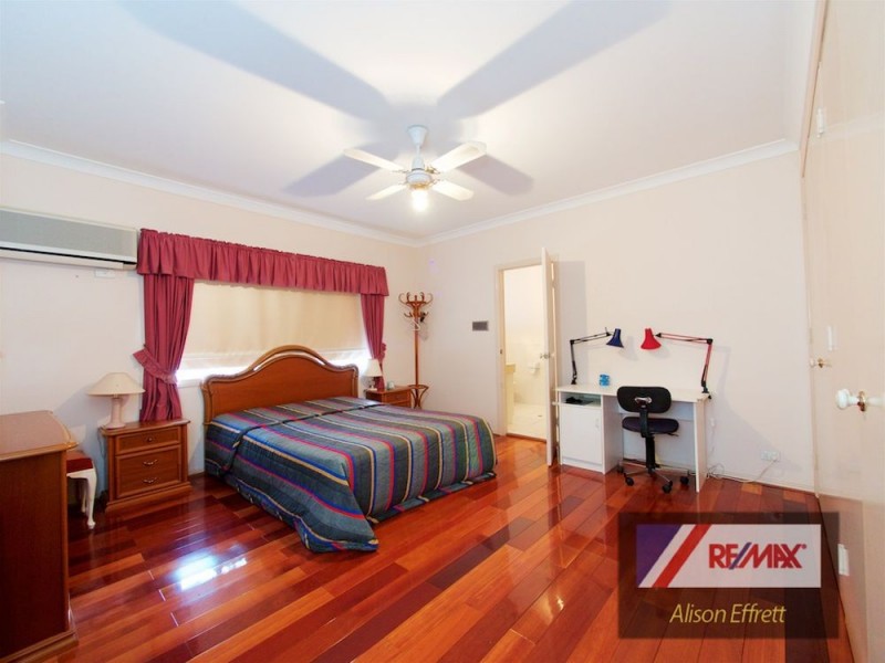 46 LINDFIELD Circuit, Robertson QLD 4109