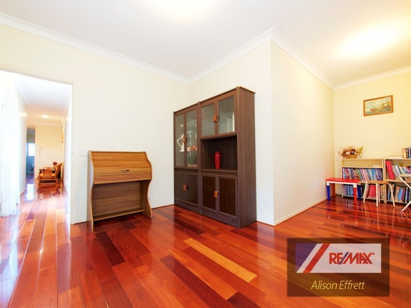 46 LINDFIELD Circuit, Robertson QLD 4109