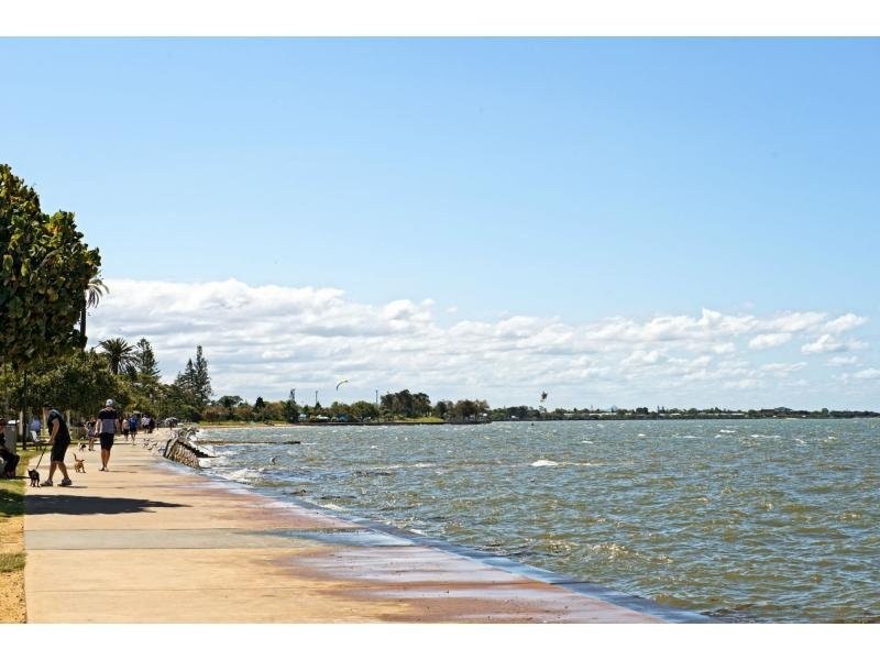 14 Fifth Avenue, Sandgate QLD 4017