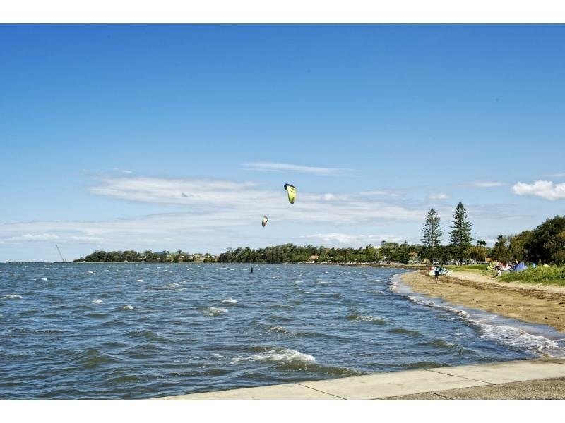 14 Fifth Avenue, Sandgate QLD 4017