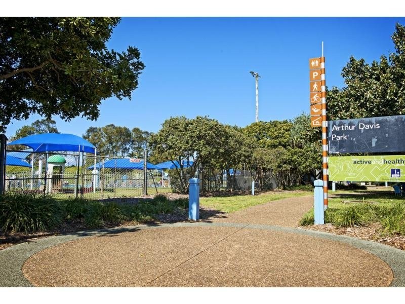 14 Fifth Avenue, Sandgate QLD 4017
