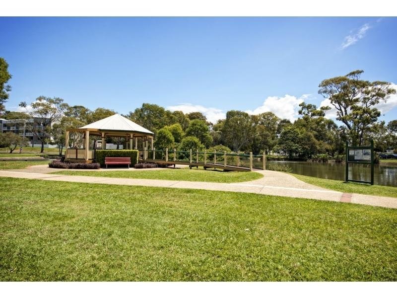 14 Fifth Avenue, Sandgate QLD 4017