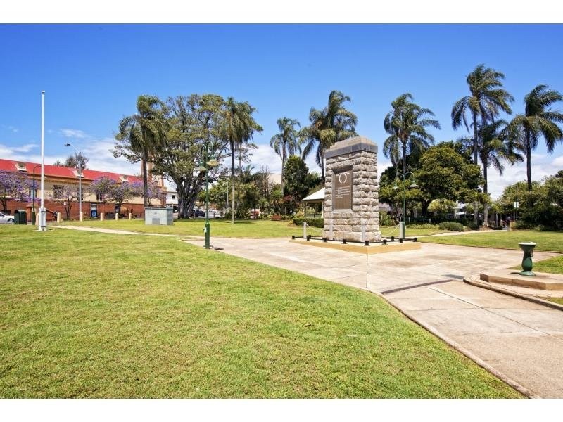 14 Fifth Avenue, Sandgate QLD 4017