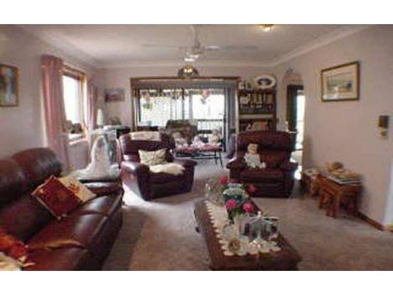 219 Springwood Road, Springwood QLD 4127